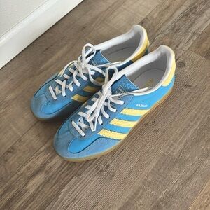 Adidas Gazelle sneakers with gum bottoms